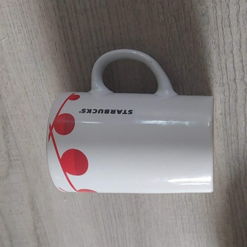 Starbucks Red Ball Garland 2012 White Handled Ceramic 10.8 Oz Holiday Mug (1)